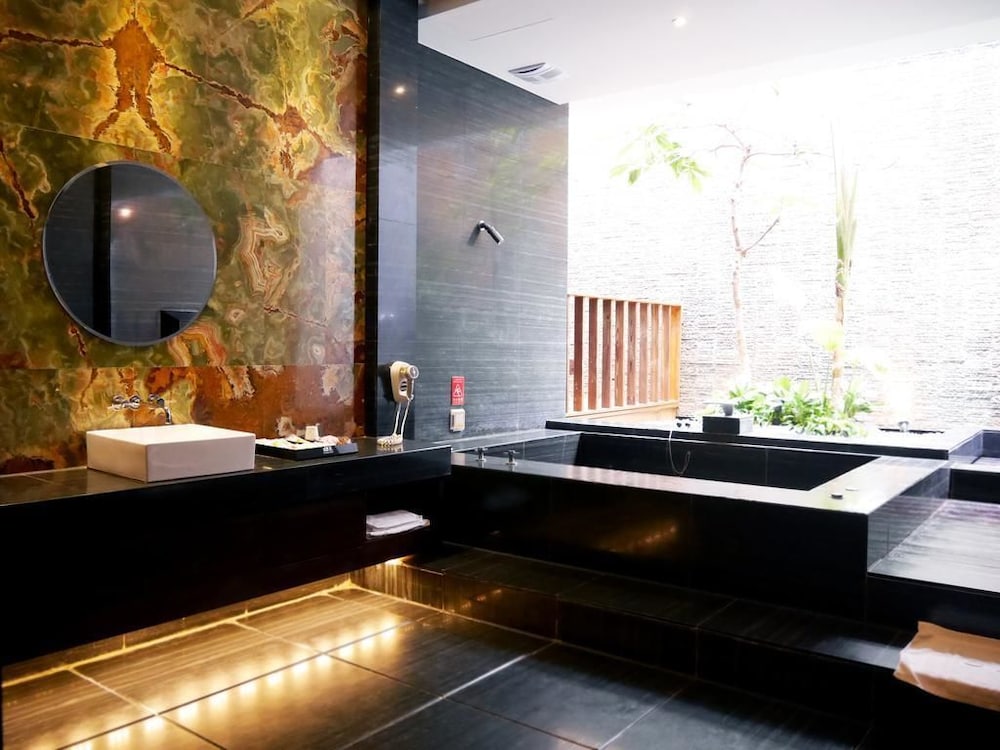 Фото Moonshy Boutique Motel