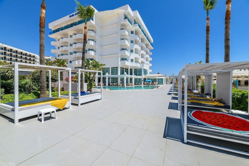 Фото Tasia Maris Sands