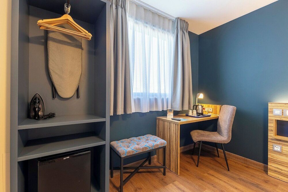 Фото Travelodge Barcelona Poblenou