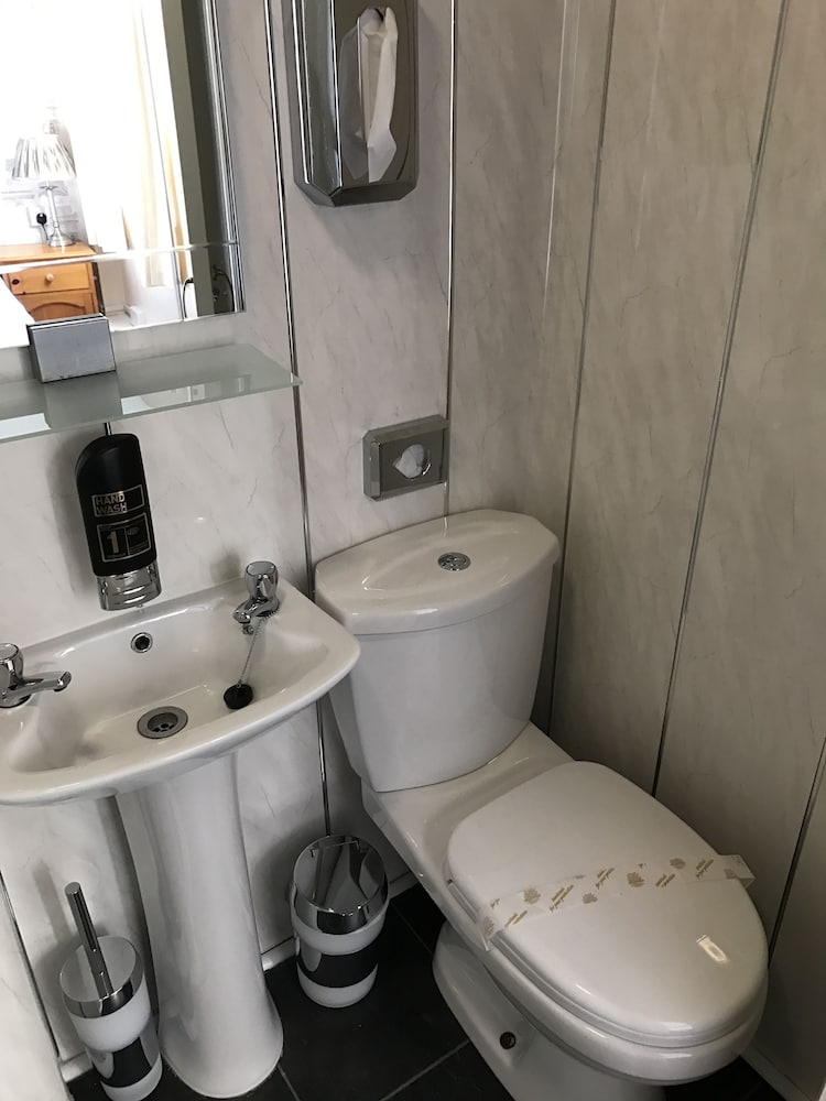 Фото Queens Plaza Hotel