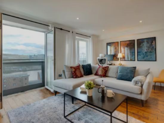 Фото Week2Week Hosted Quayside