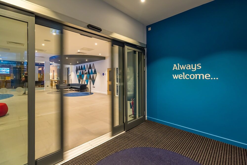 Фото Holiday Inn Express Bodmin - Victoria Junction, an Ihg Hotel