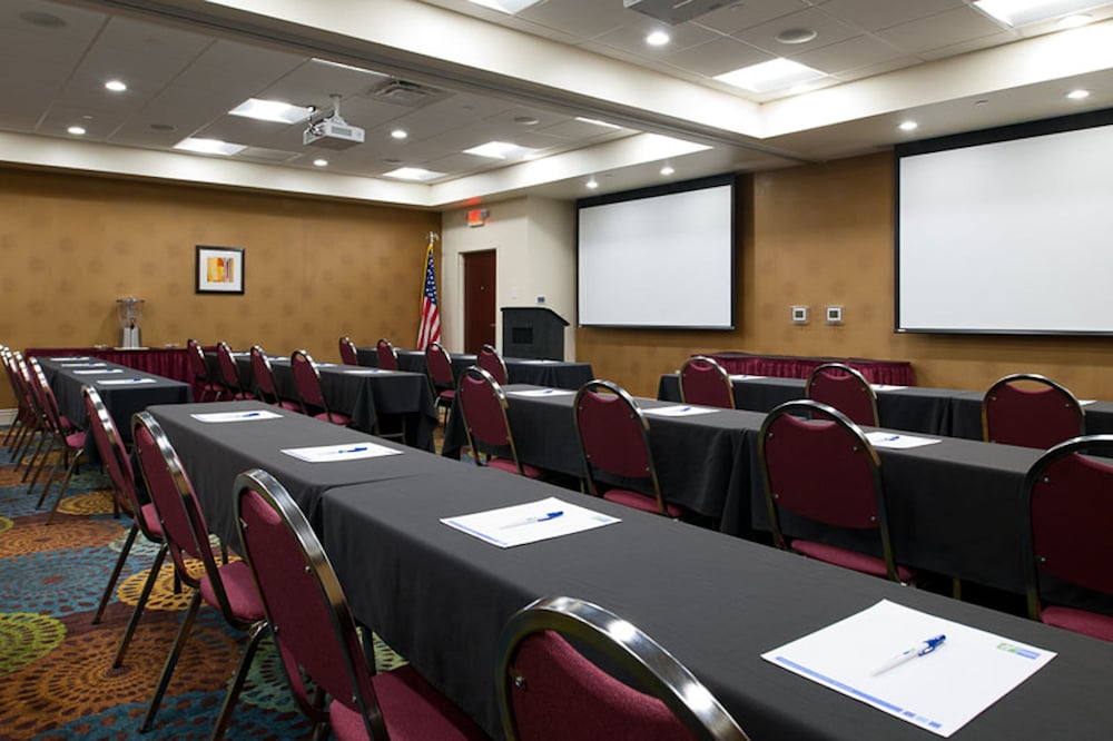 Фото Holiday Inn Express & Suites Pittsburgh West - Greentree, an Ihg Hotel