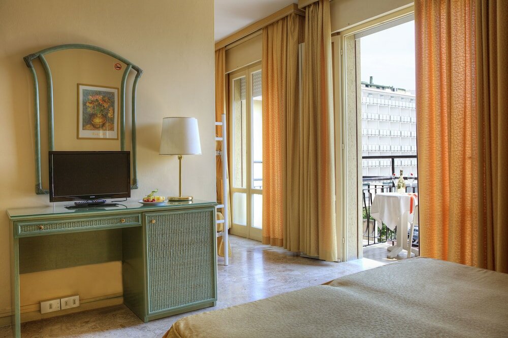 Фото Hotel Amalfi