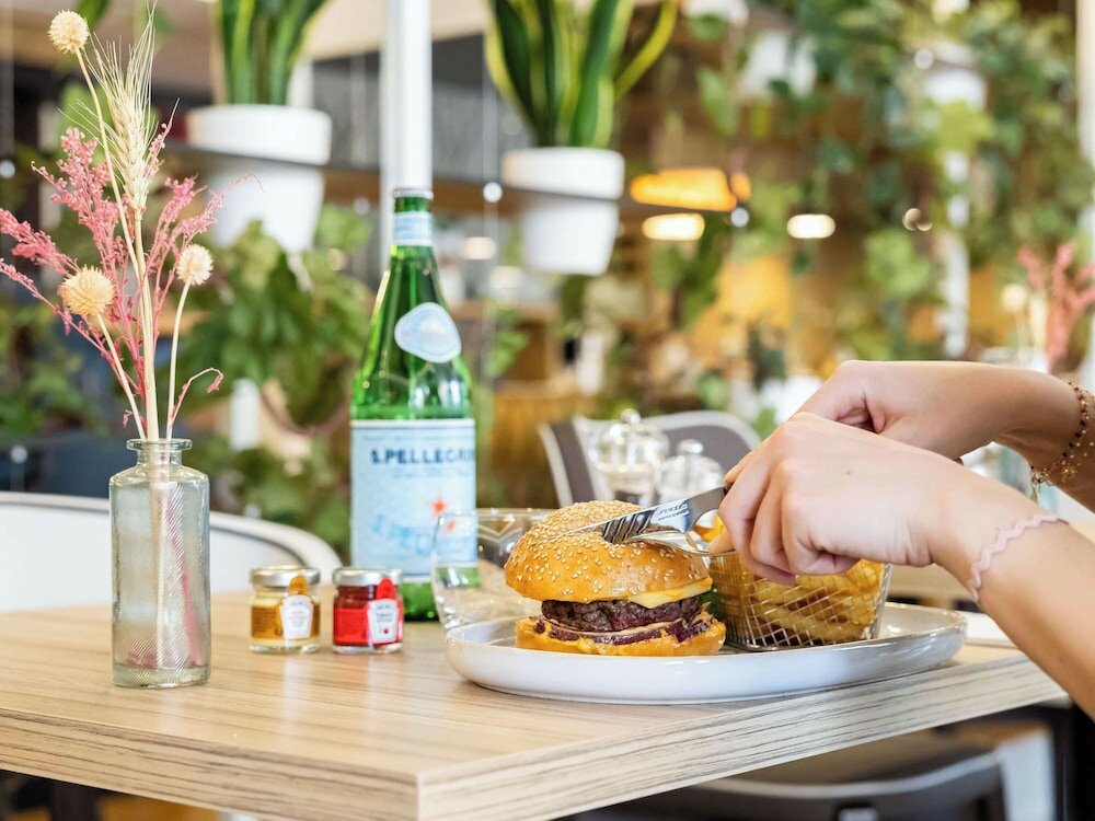 Фото Ibis Bordeaux Centre Meriadeck