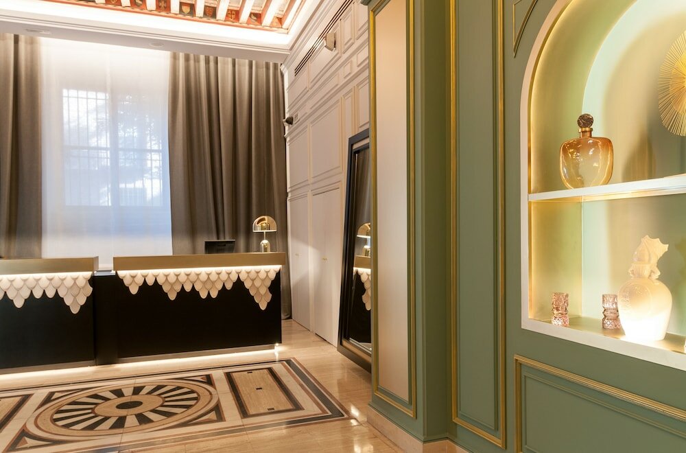 Фото Eugenia de Montijo, Autograph Collection