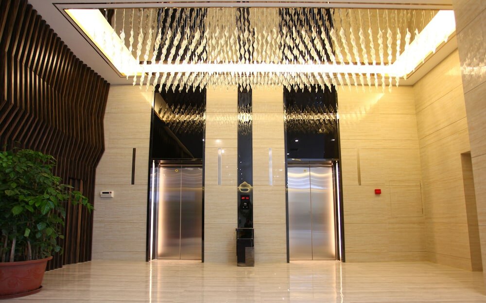 Фото Luoyang Yihe Hotel