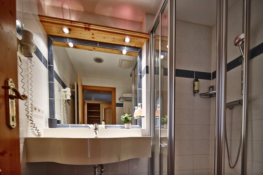 Фото Hotel Bommersheim