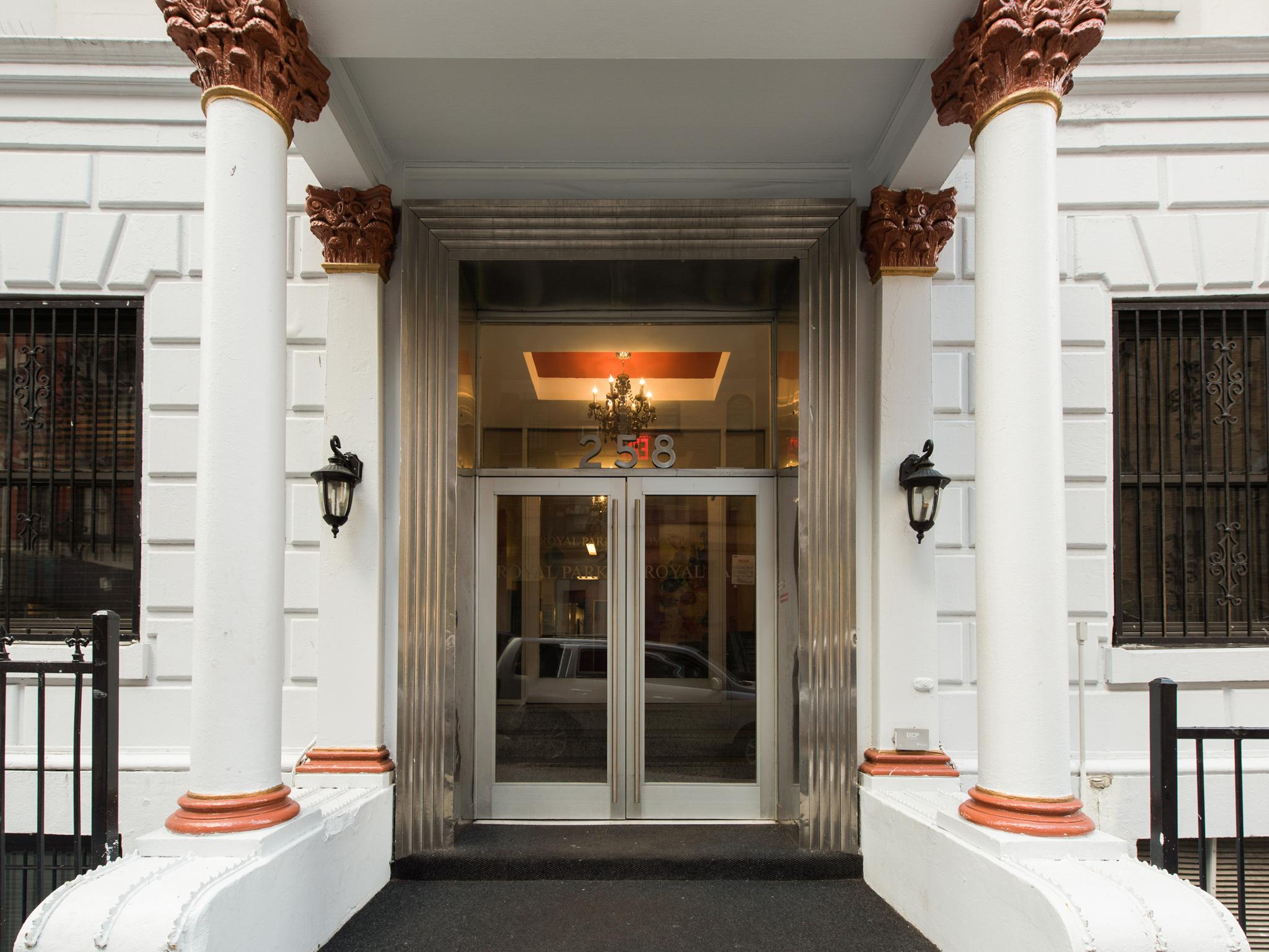 Фото Royal Park Hotel