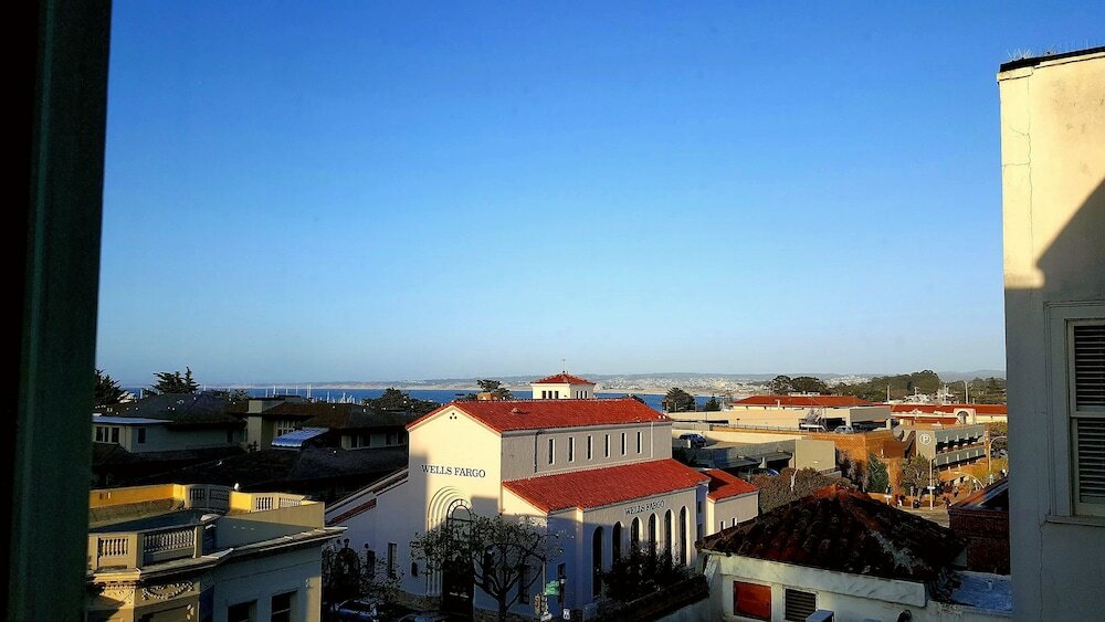 Фото The Monterey Hotel