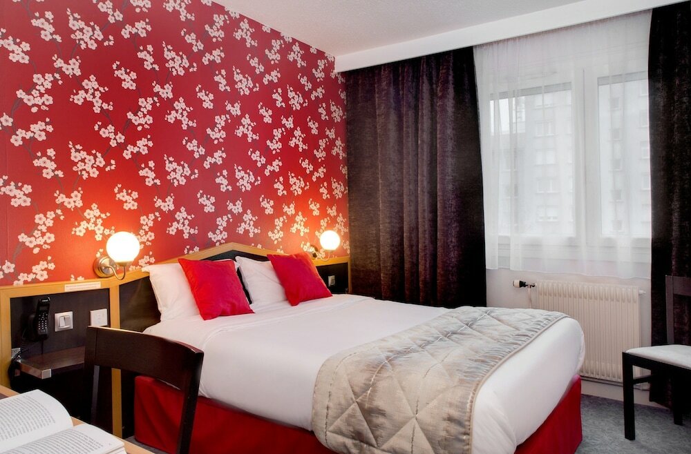 Фото Logis Hôtel du Midi - Saint Etienne Sud