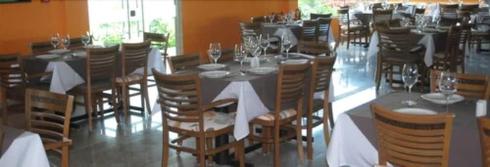 Фото Hotel Canarius de Gravatá