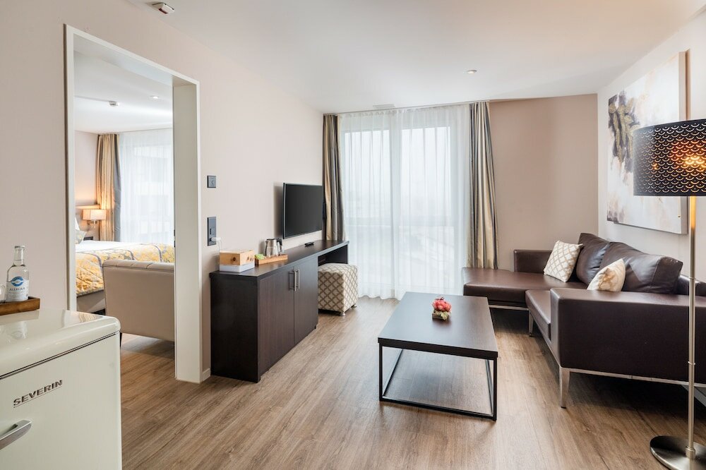 Фото Hotel Swiss Star