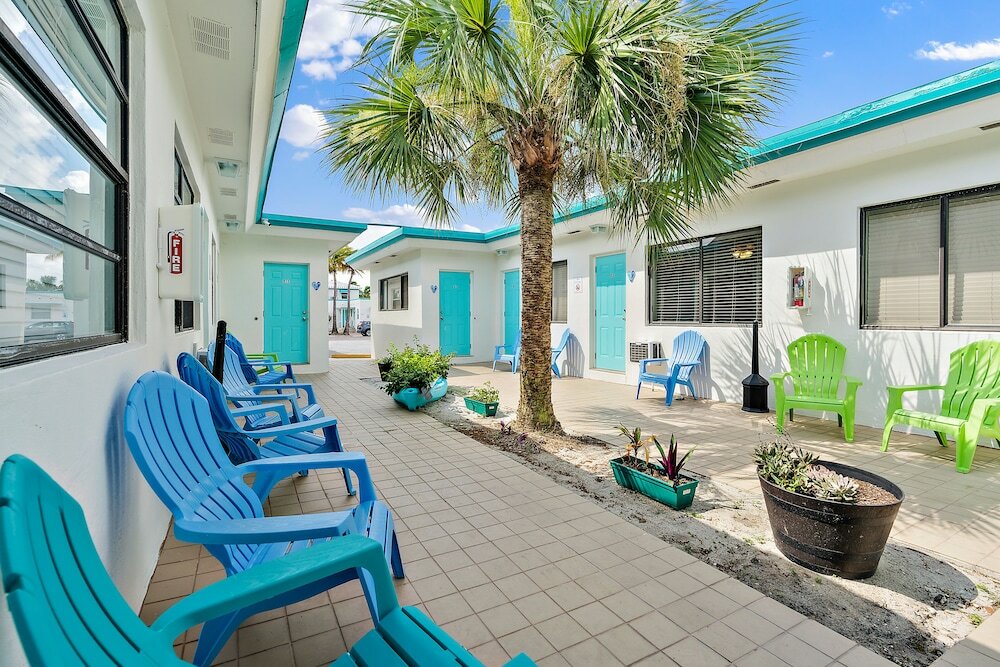 Фото Hollywood Beachside Boutique Suites