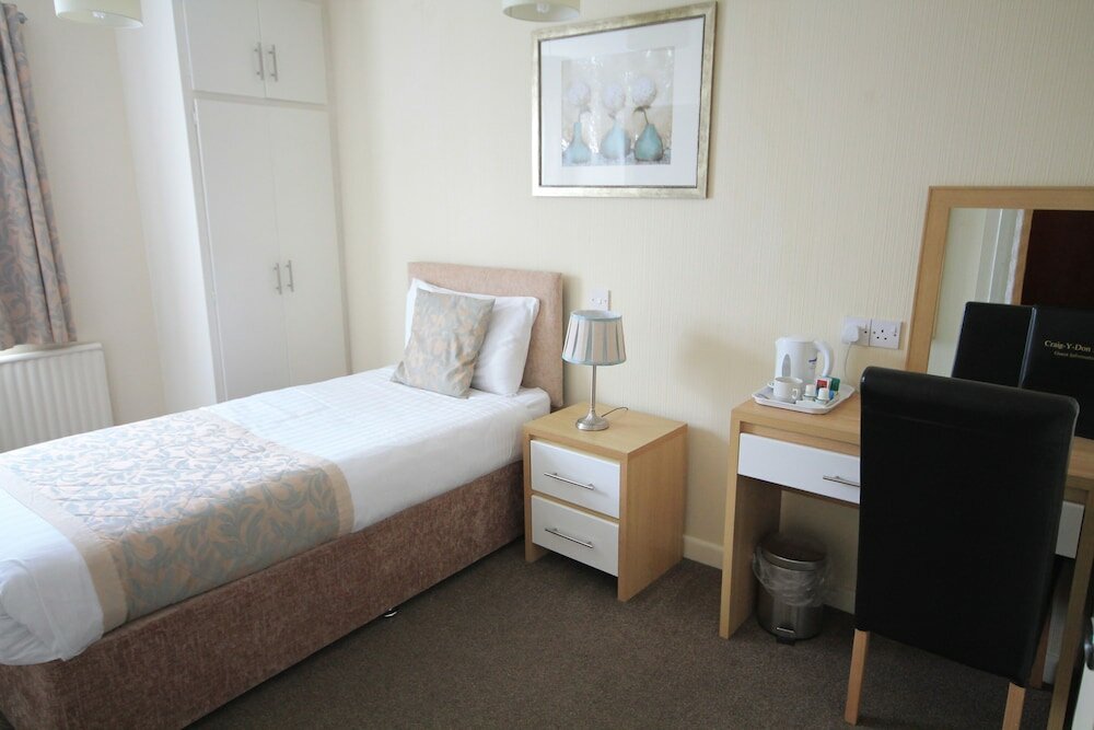 Фото The Craig-Y-Don Hotel