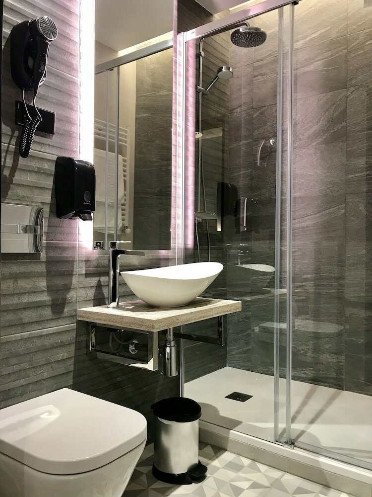 Фото Hostal Antón Martín