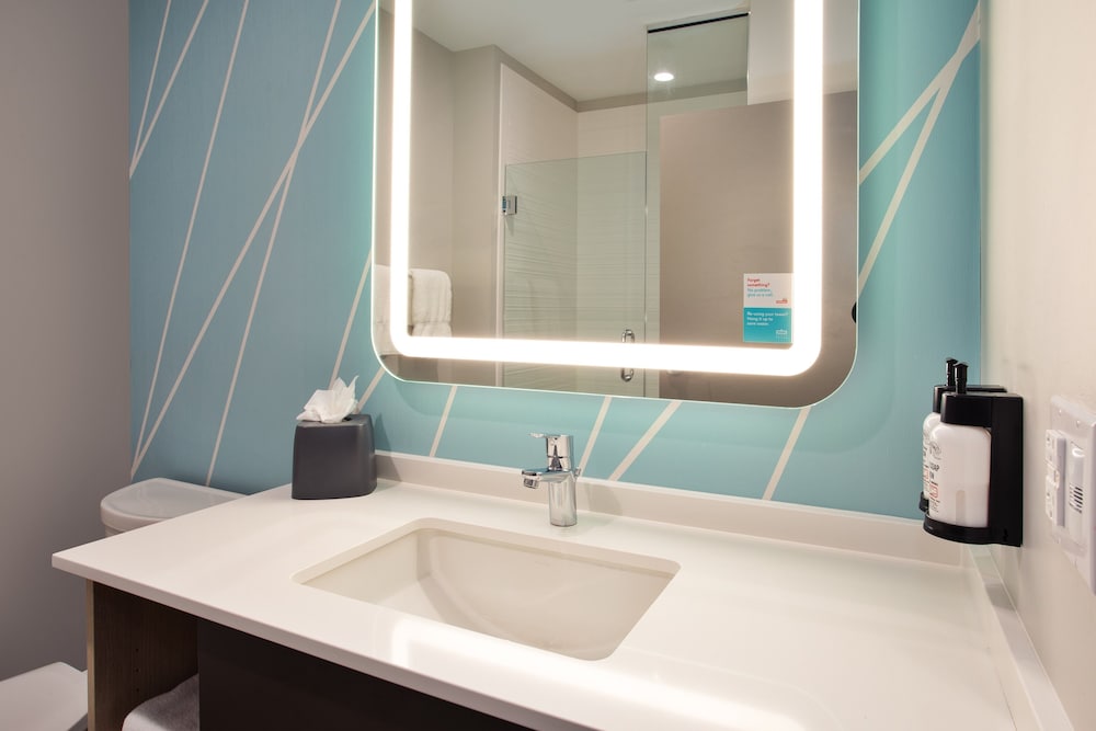 Фото Avid Hotel Detroit Warren, an Ihg Hotel