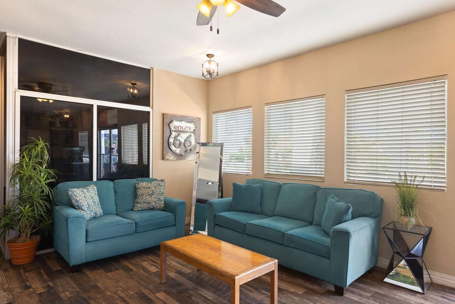 Фото Ramada by Wyndham Kingman