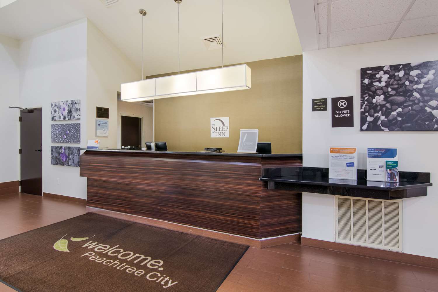 Фото Sleep Inn near The Avenue