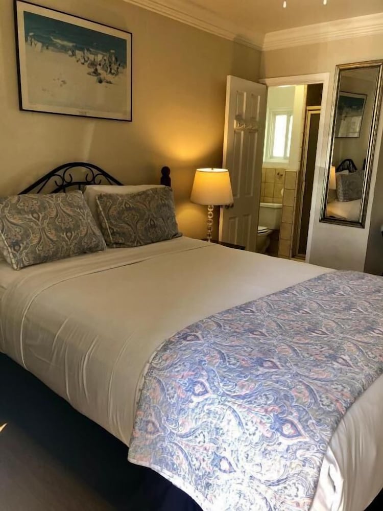 Фото Rest Haven Motel