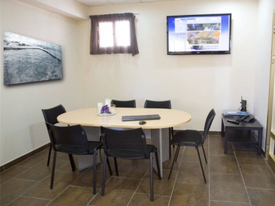 Фото Hotel Adonis Capital