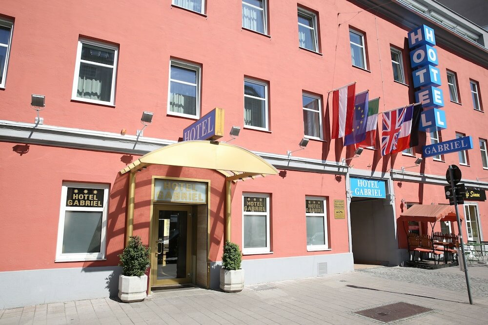 Фото отеля 1