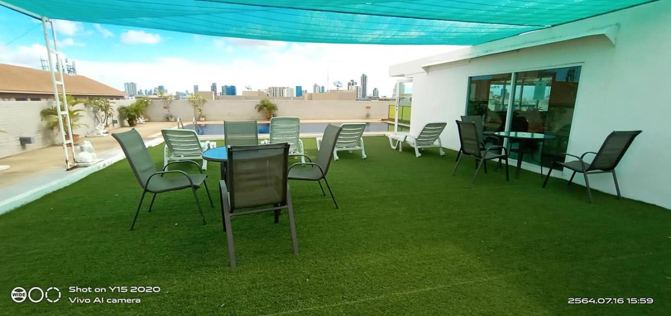 Фото The Tivoli Hotel