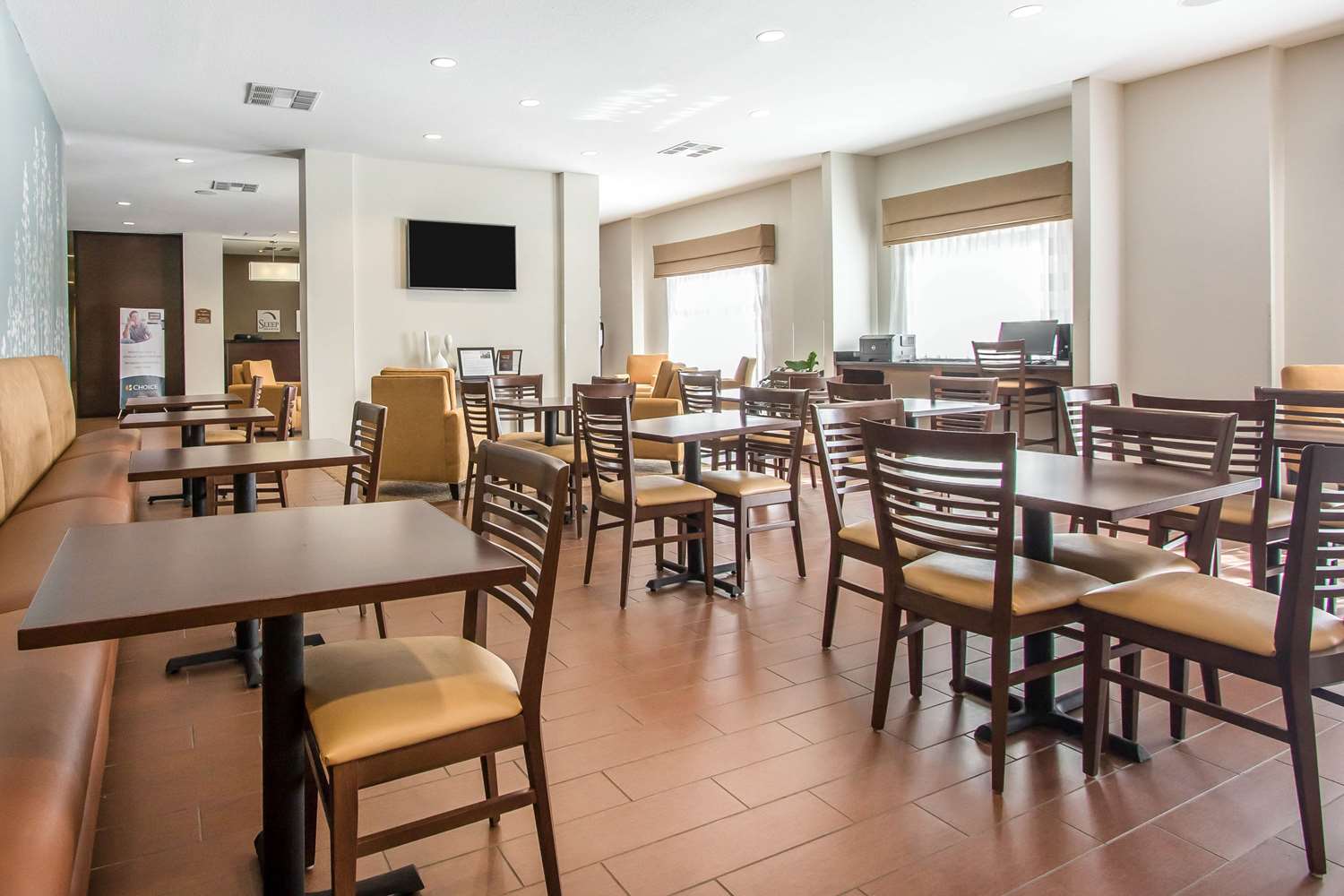 Фото Sleep Inn & Suites