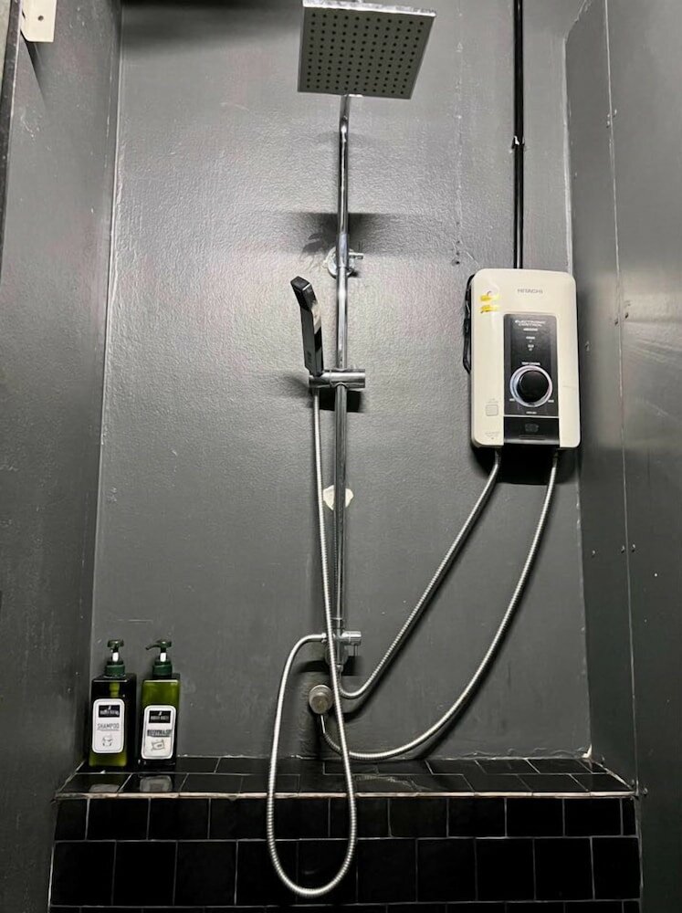 Фото Hugger Hostel - Adults Only