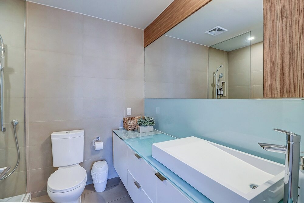 Фото Life Suites Loft - Cn Tower