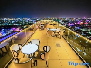 Гостиница Ramada by Wyndham Vientiane Central