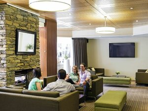Гостиница Novotel Queenstown Lakeside