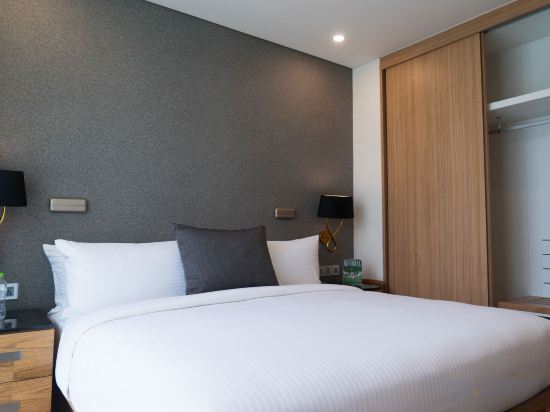 Фото Oakwood Residence Saigon