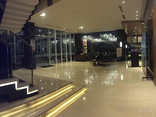 Фото Aston Pasteur Hotel