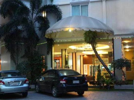 Фото отеля 1