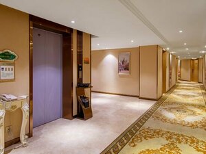 Vienna 3 Best Hotel (Northeast Intersection of Guihua Road and Zhongxin Road, Zoushi Town), hotel