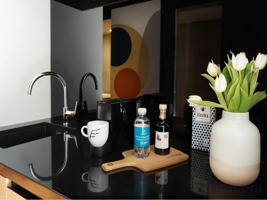 Фото The Flag West M.