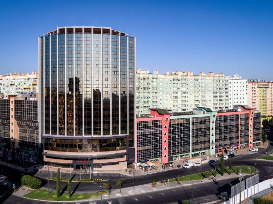 Фото Ramada by Wyndham Lisbon