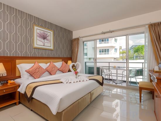 Фото The Golden Ville Boutique Hotel