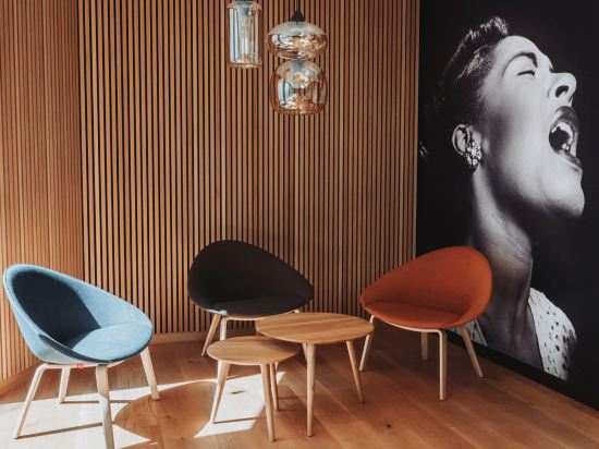 Фото Youth Hostel Montreux