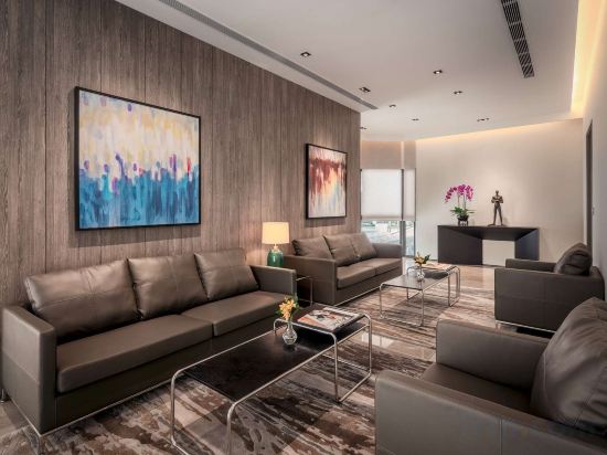 Фото Le Grove Serviced Residences