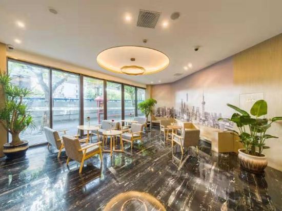 Фото Waiting Hotel