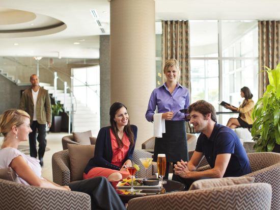 Фото Pinnacle Hotel at the Pier