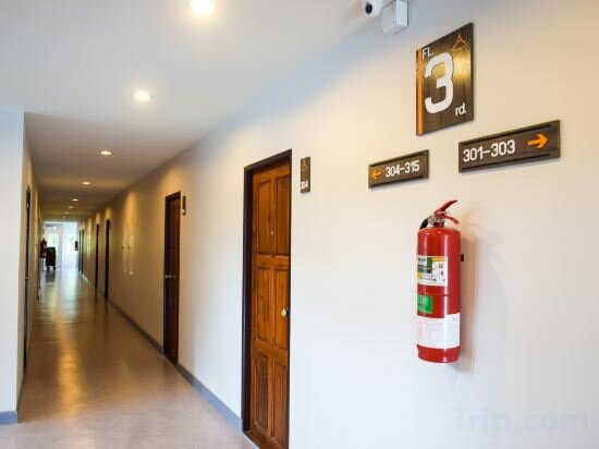 Фото Peak Boutique City Hotel