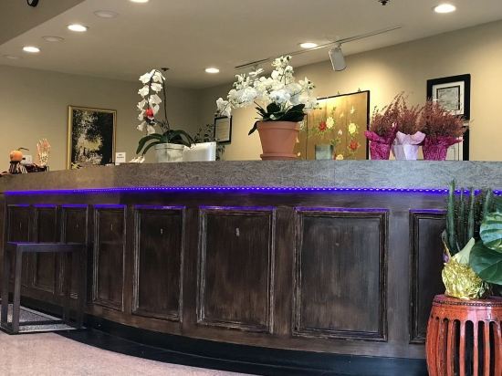 Фото GreenTree Inn & Suites Alhambra