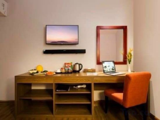 Фото Maple Leaf Hotel & Apartment