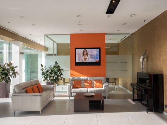 Фото DoubleTree by Hilton Milan