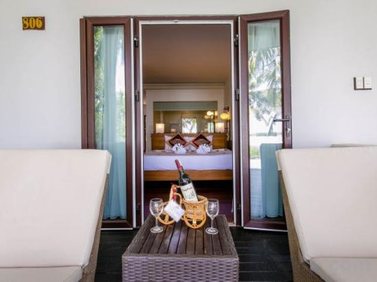 Фото Vinh Hung Riverside Resort & SPA