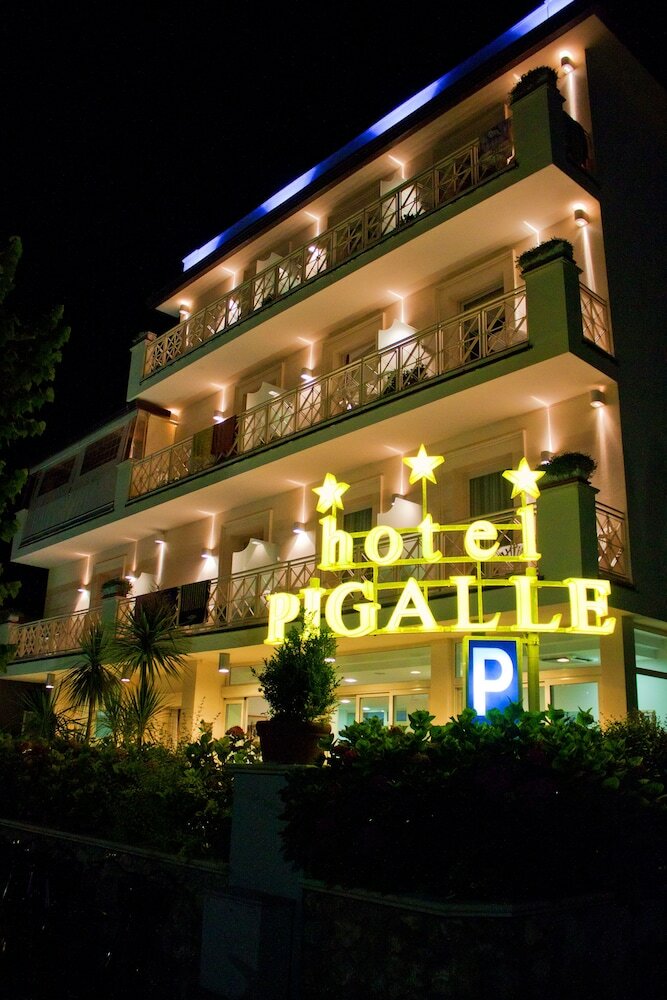 Фото Hotel Pigalle