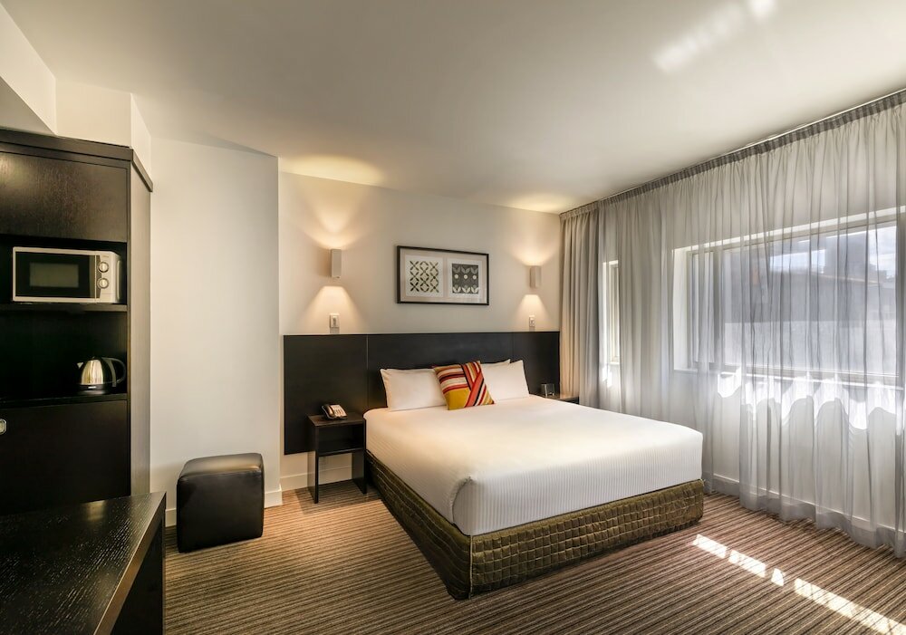 Фото Causeway 353 Hotel